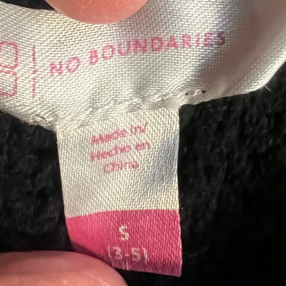 No Boundaries Black Sweater Size Small - Picture 4 of 4